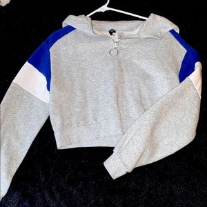 Cropped sweatshirt